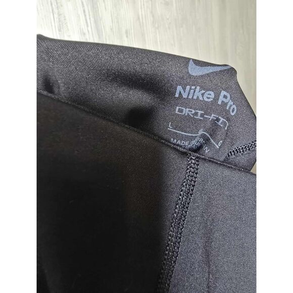 Nike Black Athletic Shorts - Picture 7 of 7